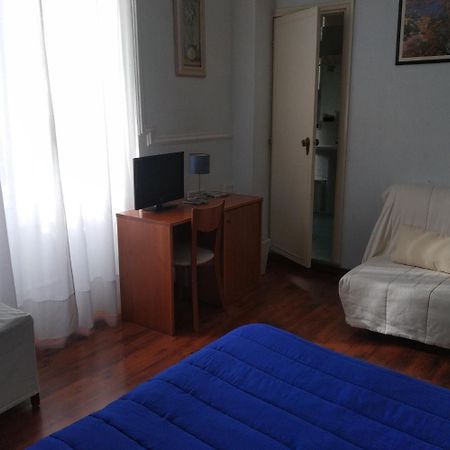 Hotel Lucciola ボルディゲーラ エクステリア 写真