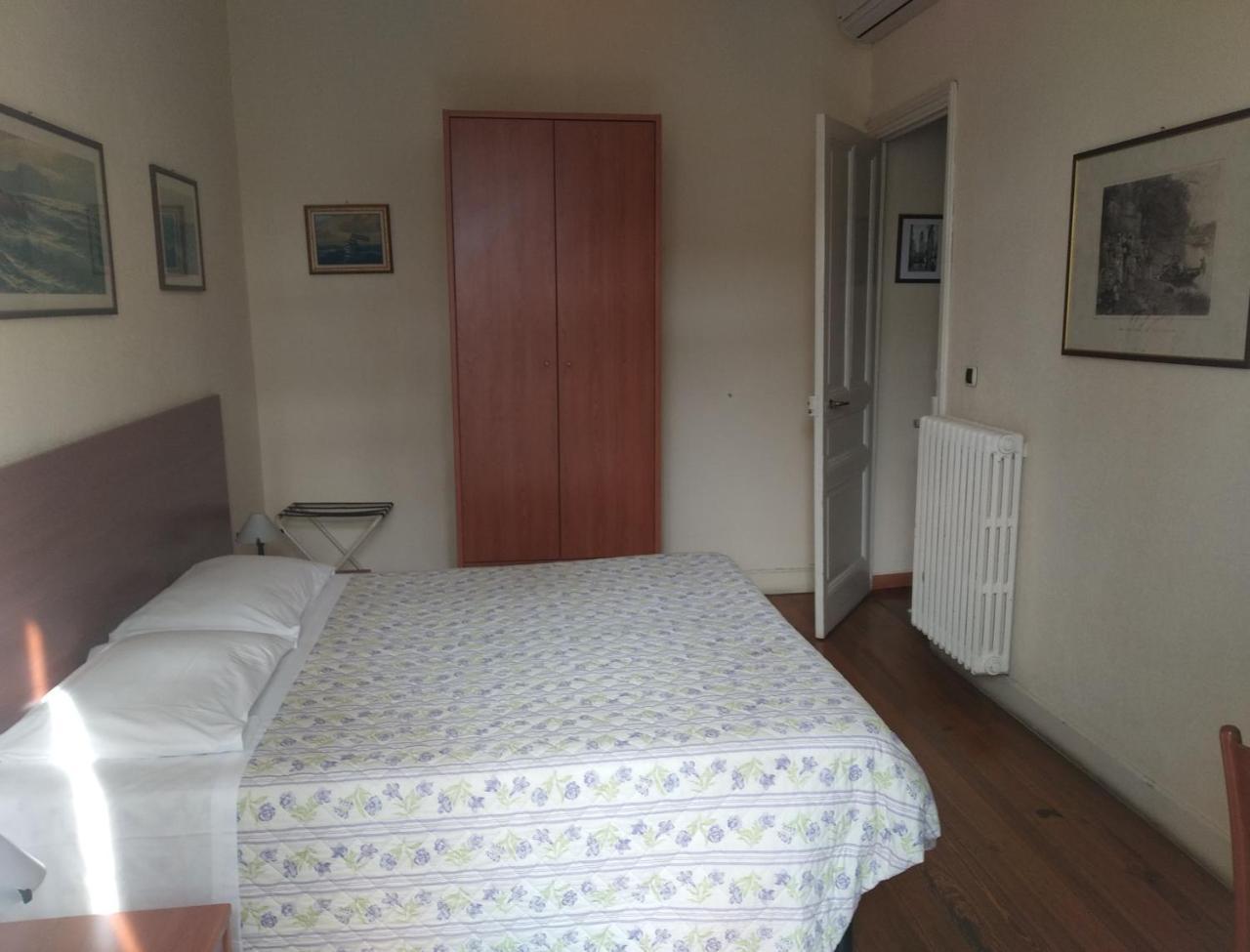 Hotel Lucciola ボルディゲーラ エクステリア 写真