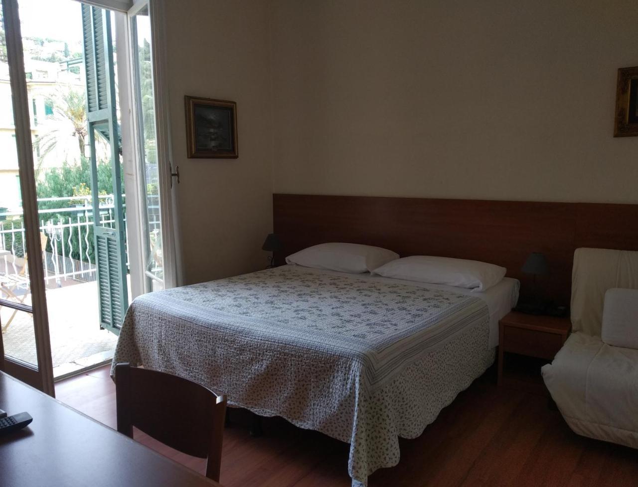 Hotel Lucciola ボルディゲーラ エクステリア 写真
