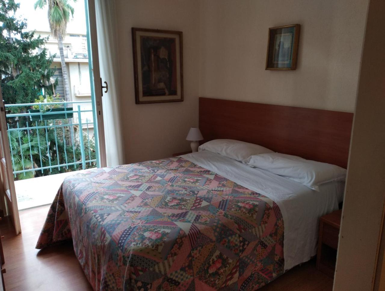 Hotel Lucciola ボルディゲーラ エクステリア 写真