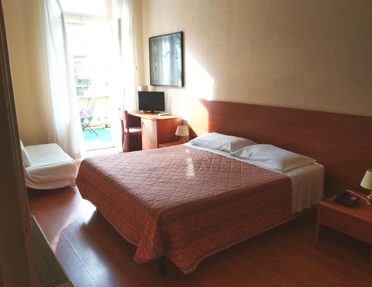 Hotel Lucciola ボルディゲーラ エクステリア 写真