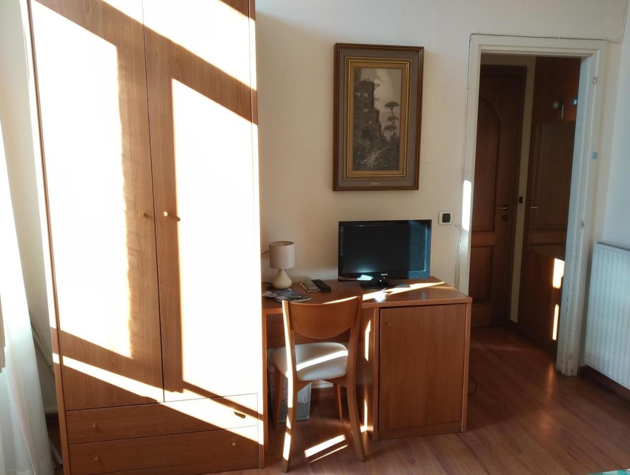Hotel Lucciola ボルディゲーラ エクステリア 写真