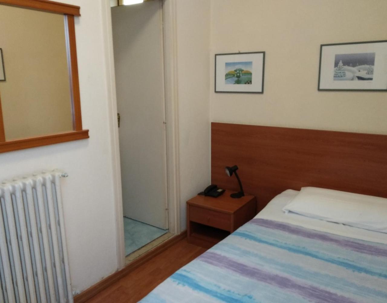 Hotel Lucciola ボルディゲーラ エクステリア 写真