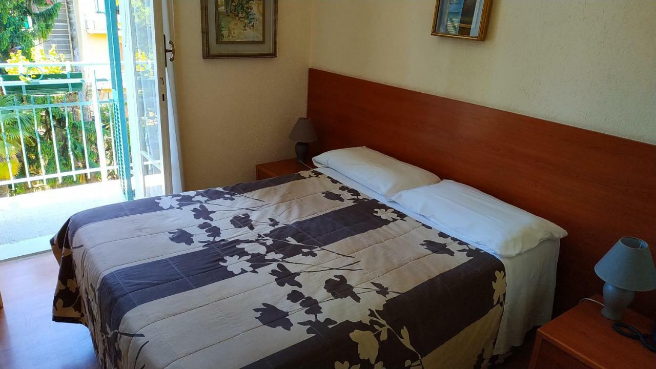 Hotel Lucciola ボルディゲーラ エクステリア 写真